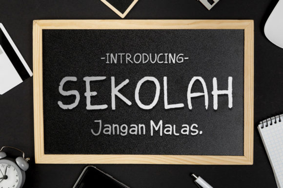 Sekolah: A Whimsical Handwritten Font for Crafters